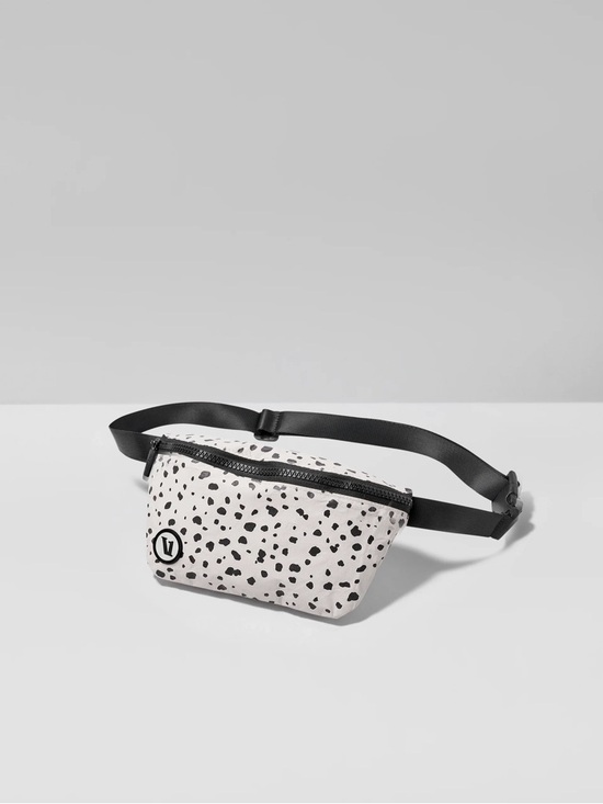 Vuori Handbags - NWT VUORI ALOHA Mini Hip Pack Dune Dots Black and White belt bag